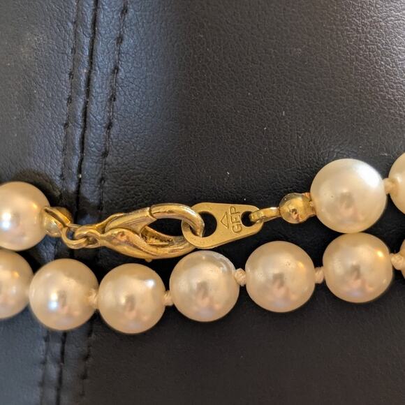 RARE 80s VTG Signed GEP 54" Faux Pearls Gold-Tone Lobster Claw Clasp Necklace - Picture 5 of 7